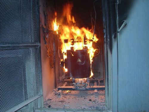 夏日炎炎，北京創(chuàng)聯(lián)匯通電氣教你必備油浸式變壓器防火常識